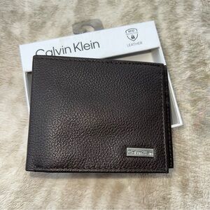 Calvin Klein Dark brown Pebbled Leather Wallet with Metal Logo,RFID protection